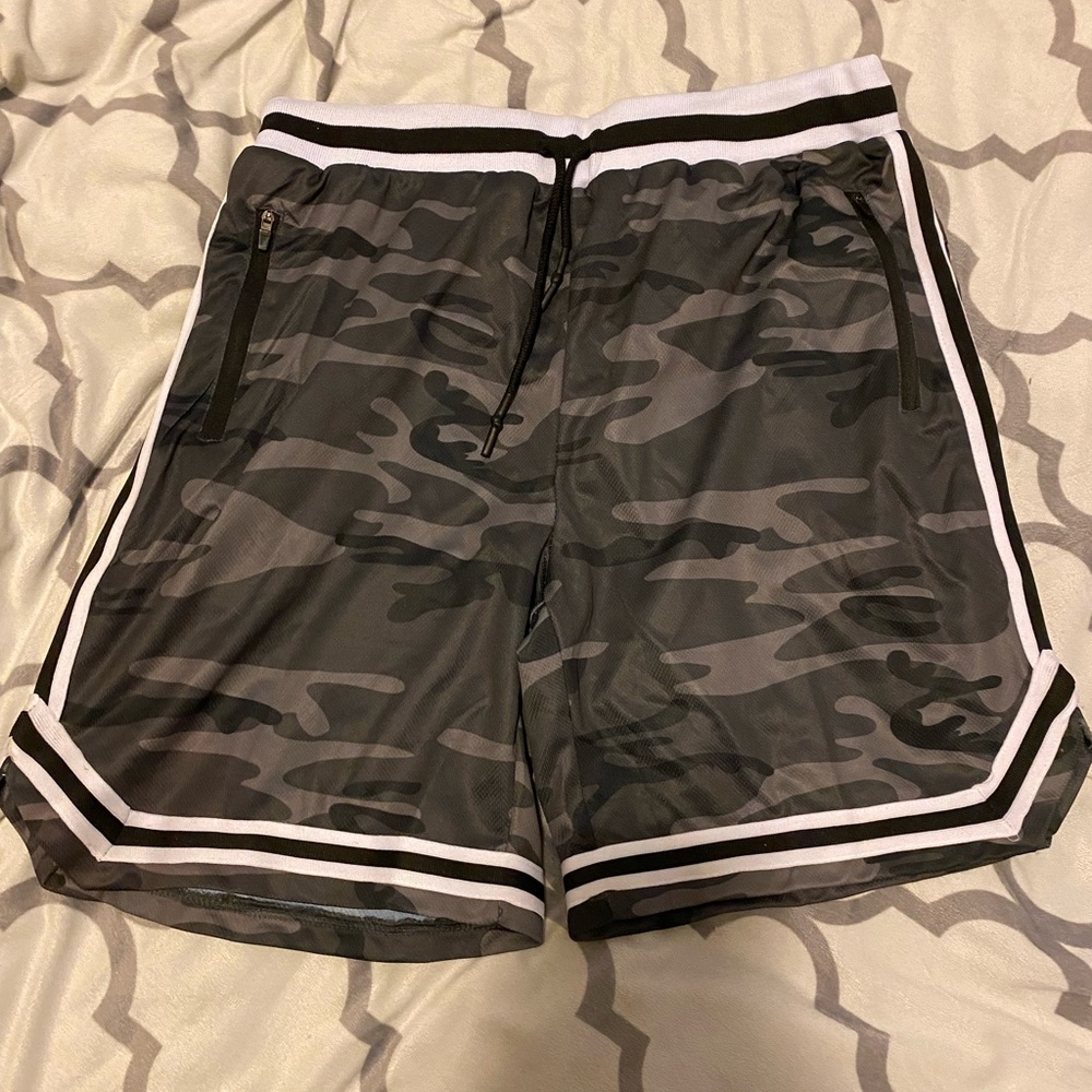 Basketball Shorts Camo NWOT Mens Sz M